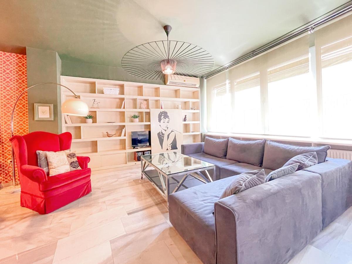 Loft 1 Bedroom Apartment In The Heart Of Atena Exterior foto